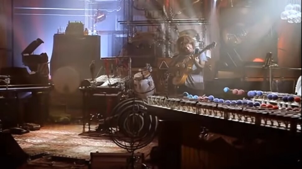 재즈 기타리스트 팻 메시니는 2009년에 자동 연주 기계들과 협연한 ‘오케스트리온’을 선보였다. 유튜브 갈무리