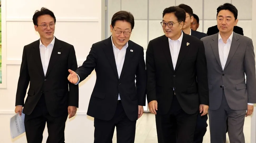 이재명 대통령이 열어젖힌 개헌의 문…“별의 순간을 잡아…