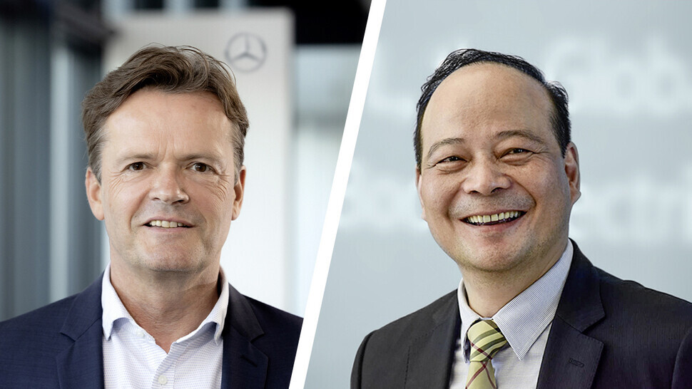 Markus Schaefer (left), chief operating officer for Mercedes-Benz, and Robin Zeng, chairman and founder of Contemporary Amperex Technology (CATL). (provided by Daimler AG)
