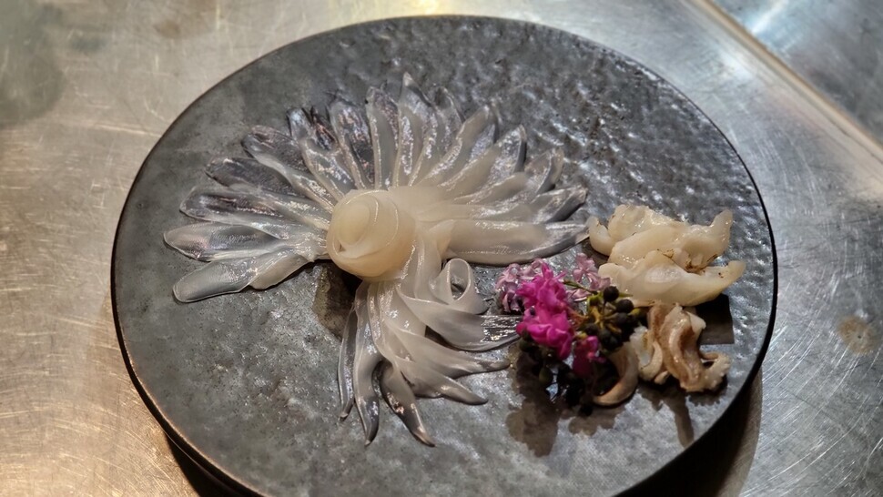 Raw cuttlefish dish at Yasojuban. (courtesy of Yasojuban)