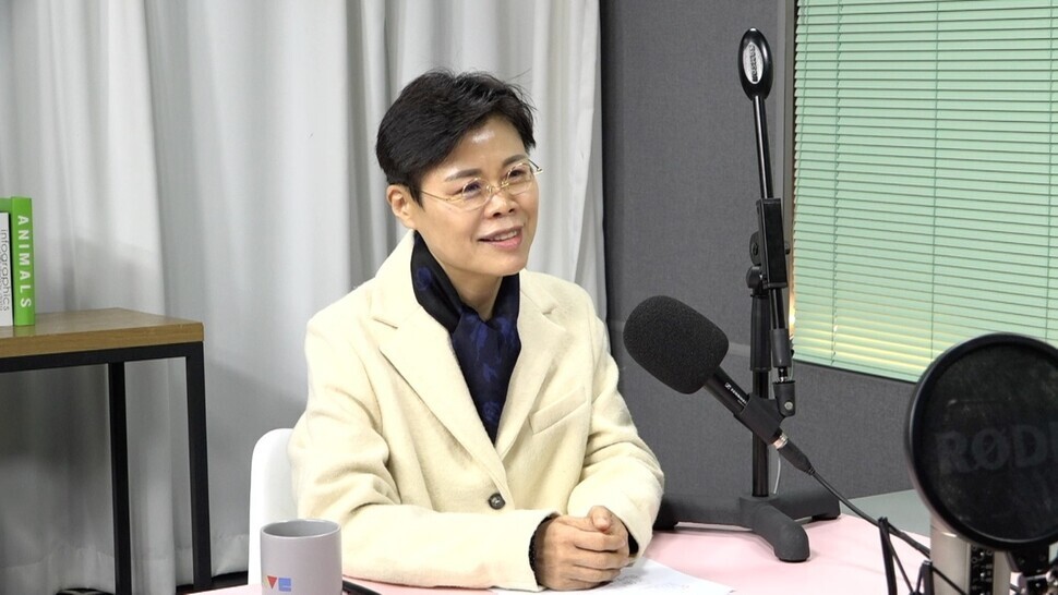 백혜숙 지속가능 국민밥상포럼 대표가 2024년 2월19일 한겨레21 유튜브 ‘4기자’에 출연해 이야기 나누고 있다. 4기자 유튜브 갈무리.