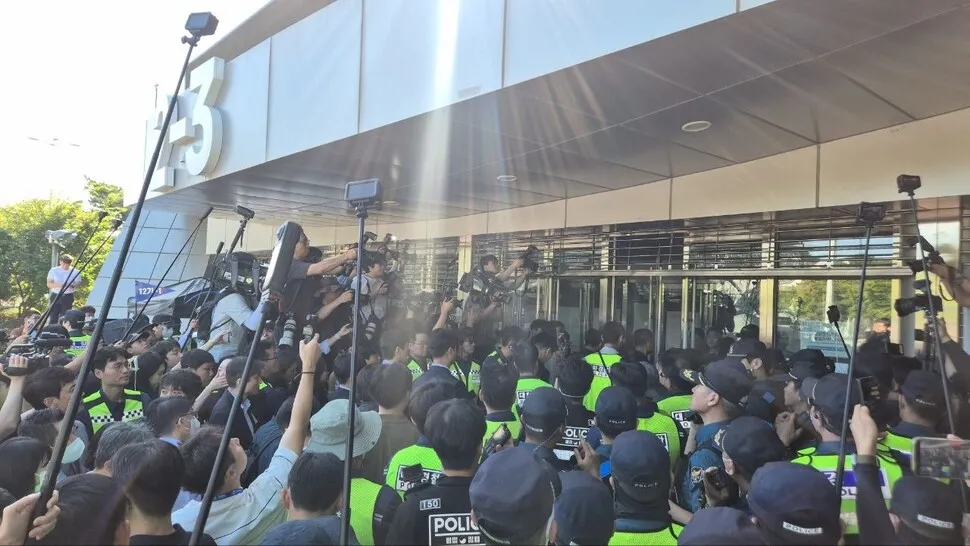 [속보] 대한체육회·경찰, 핸드볼경기장 진입 성공…봉쇄 95일 만