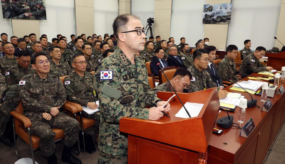 곽종근 특전사령관이 14일 서울 여의도 국회에서 열린 ‘윤석열 정부의 비상계엄 선포를 통한 내란 혐의 진상규명 국정조사 특별위원회’ 전체회의에 증인으로 출석해 발언하고 있다. 김경호 선임기자 jijae@hani.co.kr