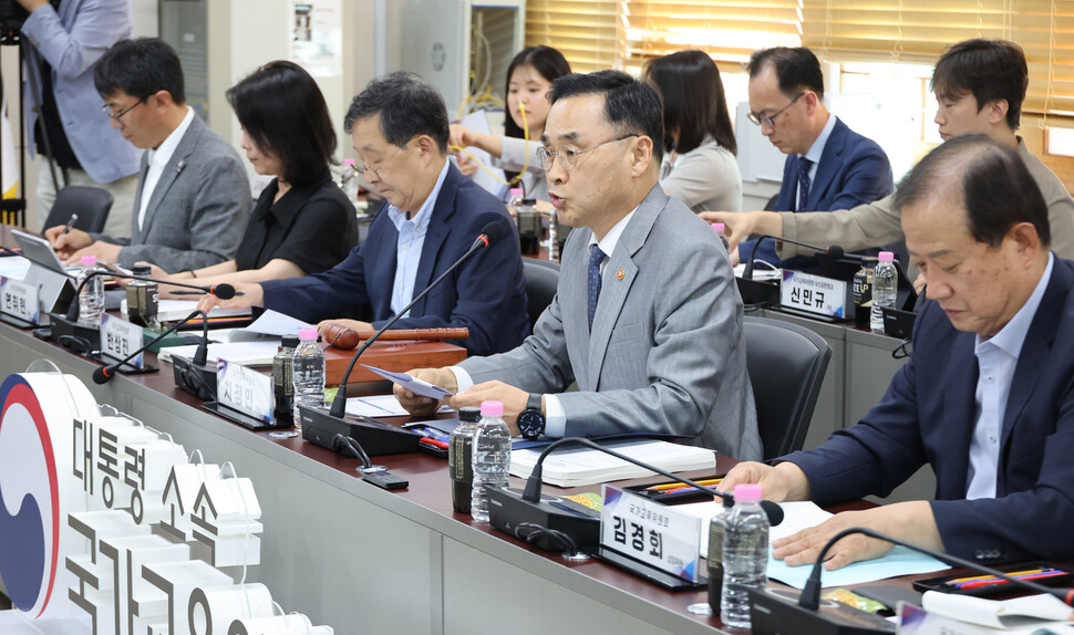 차정인 국가교육위원회 위원장이 4일 서울 종로구 정부서울청사에서 열린 국가교육위원회 2026년 제9차 회의에서 발언하고 있다. 연합뉴스