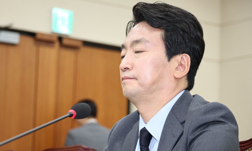 박장범 한국방송(KBS)사장이 지난해 11월20일 사장 후보자 신분으로 국회 인사청문회에 나와 의원들의 질의를 듣고 있다. 윤운식 선임기자 yws@hani.co.kr