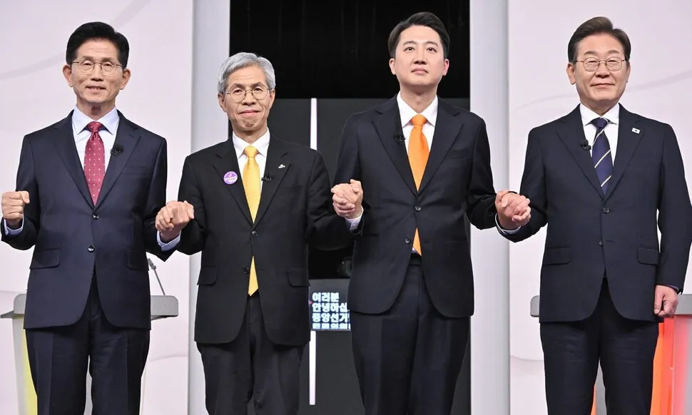 ‘트럼프 관세’ 대응 이재명은 신중, 김문수는 속도