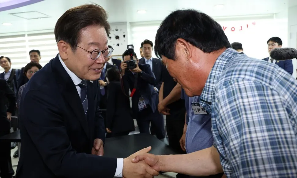 이 대통령, 대북전단 살포 처벌 대책 지시…“엄중 조치할 것”