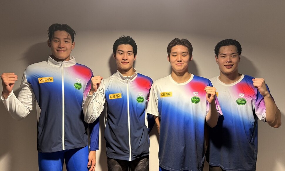 The Korean men's 800m national team took fifth place at the 2025 World Swimming Federation World Championships held in Singapore on the 1st. The photo shows immediately after the qualifier. All That Sports Provided