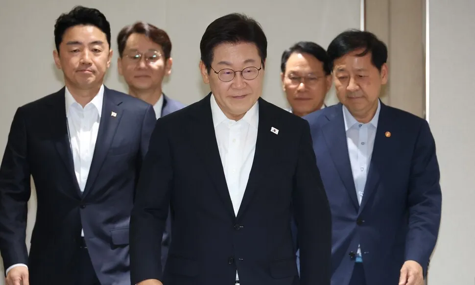 이 대통령 “통합” 내건 조국 사면…논란은 남았다