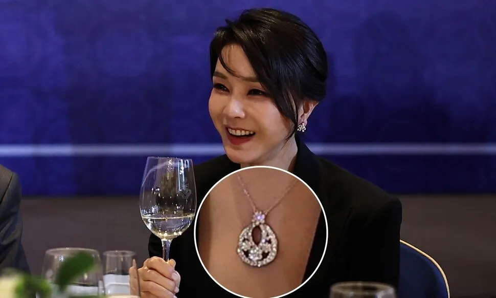 ‘김건희 목걸이’ 서희건설 회장 “브로치·귀걸이도 줬다…사위 공직 부탁”