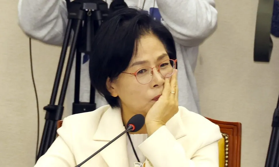 <font color="#FF4000">[단독]</font> 또 드러난 최민희 갑질…‘피감기관 방심위’에 비판 보도 차단 문의