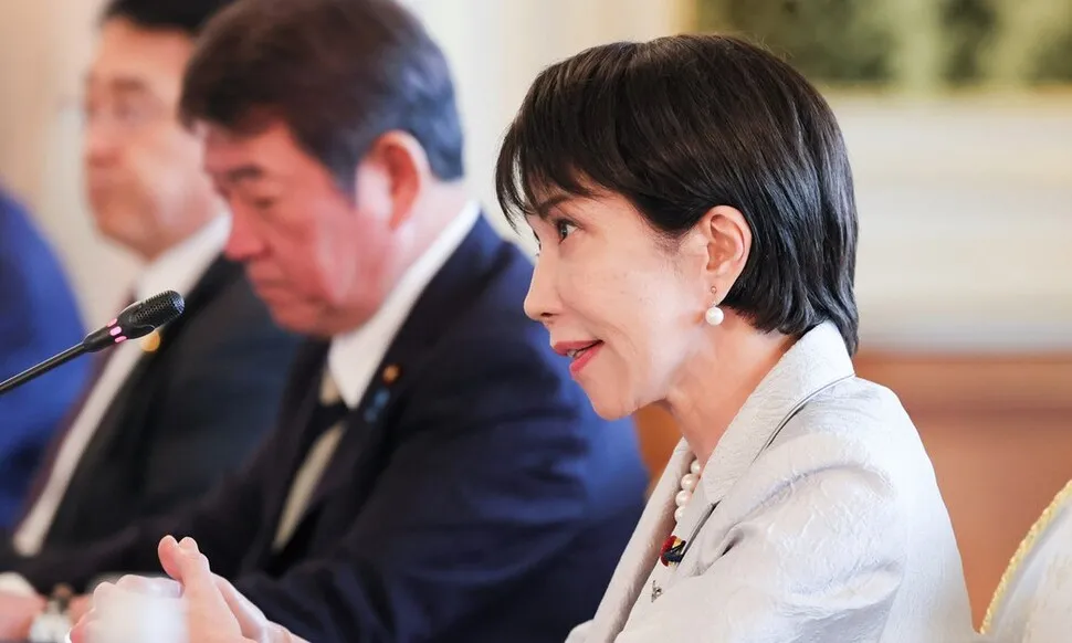 다카이치 총리 출국 장면