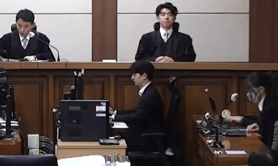 김건희 ‘대통령 부인 영향력’ 배제한 법원…소극적 법해석 ‘면죄부’
