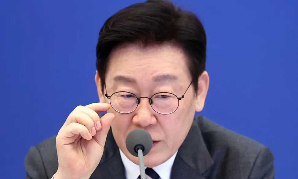 https://flexible.img.hani.co.kr/flexible/normal/970/582/imgdb/child/2026/0203/53_17700996709492_20260203502450.webp