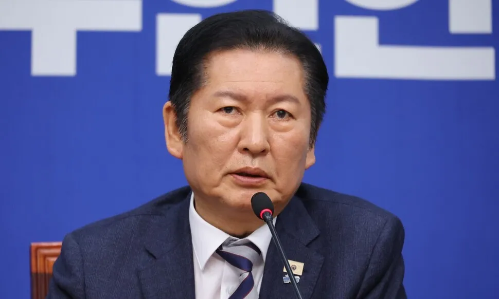 チョン・チョンレ氏は「李大統領は住宅価格の把握に全力を注いでいる…『不動産監督サービス法』はできるだけ早く処理されるだろう」と謙虚に語った。