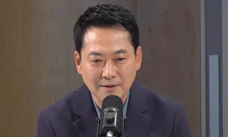 Jang Dong-hyuk targets lawmakers calling for his resignation on YouTube