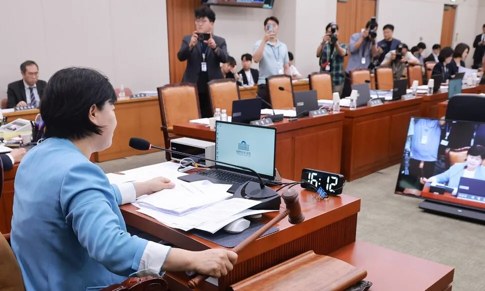 여 “공소기각, 대법 판례 반영” <br>야 “대통령 사법절차 무력화”