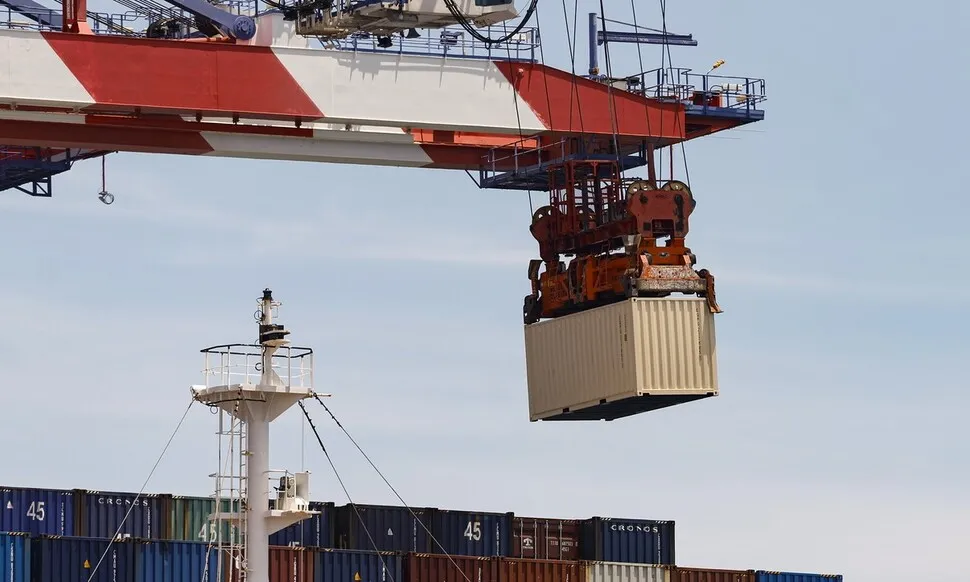 White House Report Alleges Chinese Goods Evade Tariffs Via Transshipment