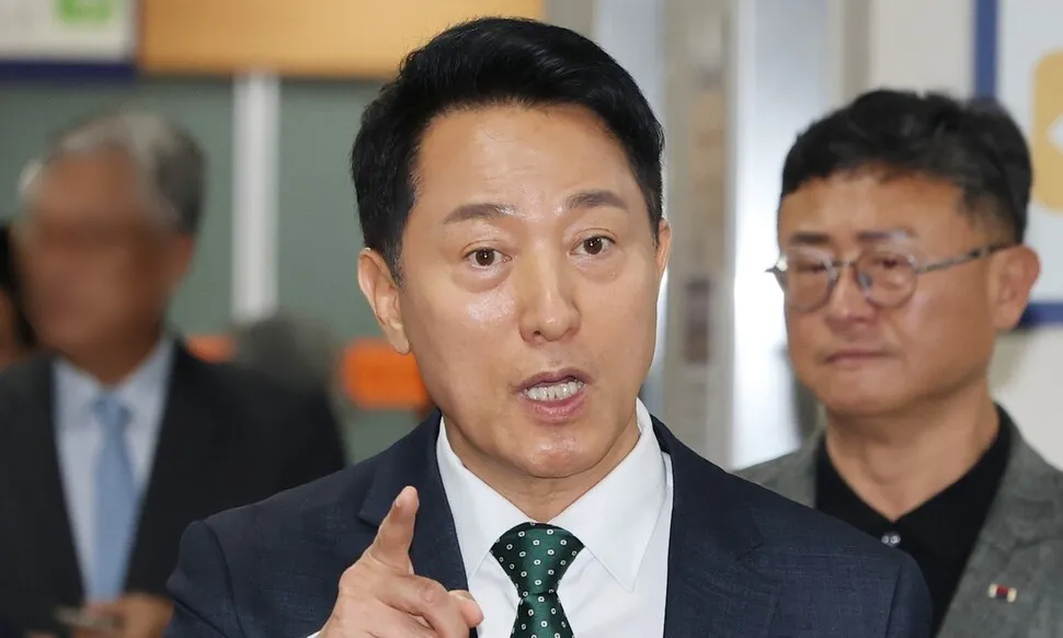Seoul Mayor Oh Se-hoon attends the first appeal hearing on political funds law violation charges