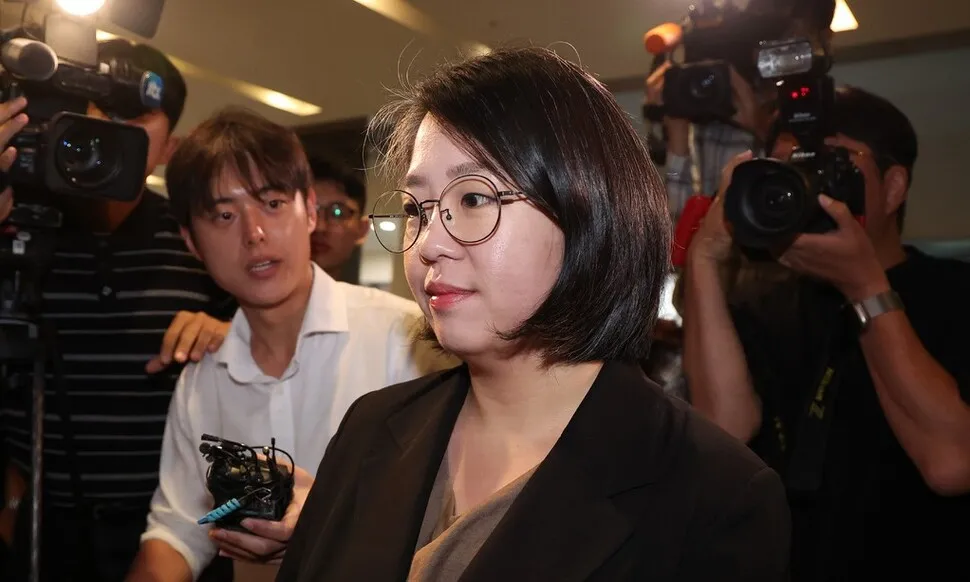 출근길 용혜인 ‘오늘도 침묵’…일주일째 “청문회서 말할 것”