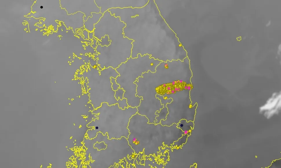 '천리안'에 국외 저궤도위성 가세...소규모 산불까지 탐지 - 뉴스 썸네일 이미지