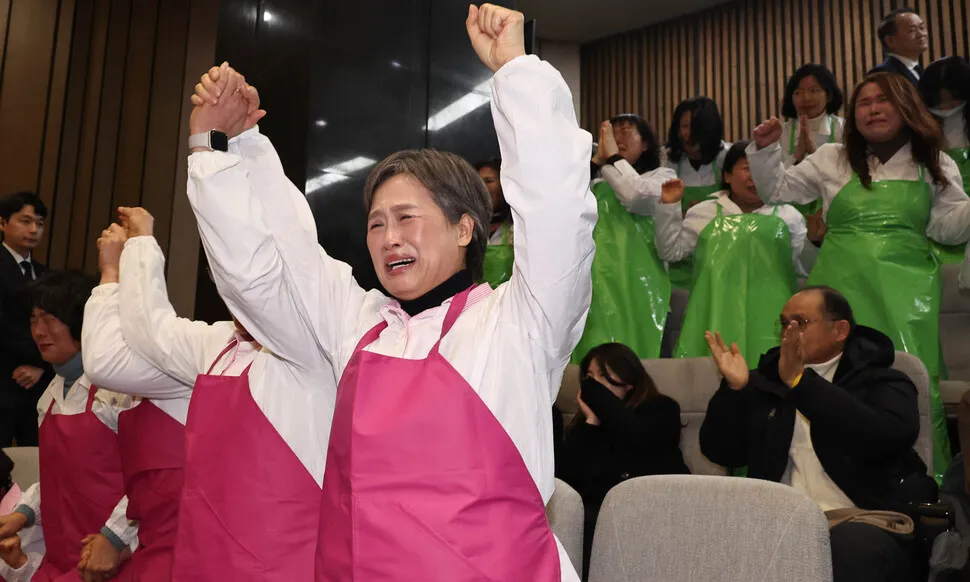 국회 방청석의 급식노동자 관련 보도 이미지