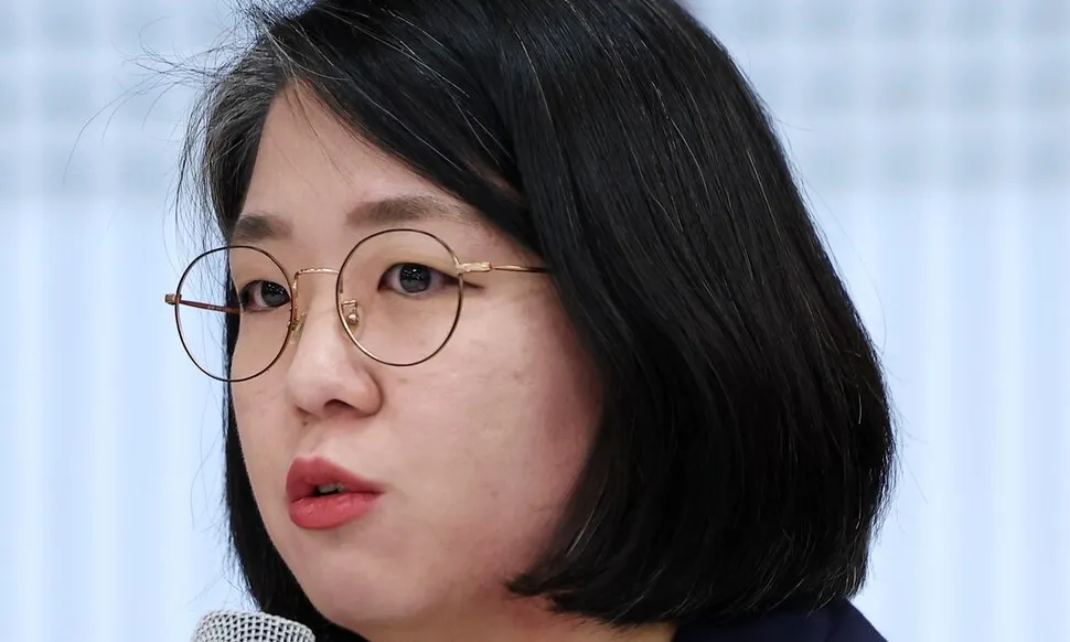 장혜영 “용혜인, 반칙해 얻은 의석 지키려 궤변…너무 눈치가 빨라”