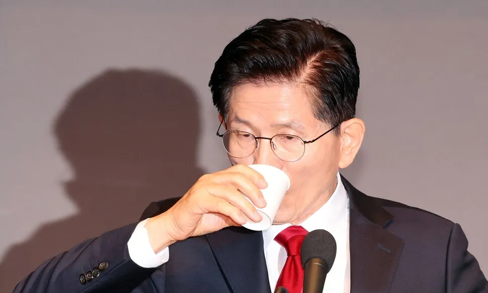 <font color="#FF4000">[속보] </font>법원, 김문수 ‘대선후보 지위 인정’ 가처분 기각