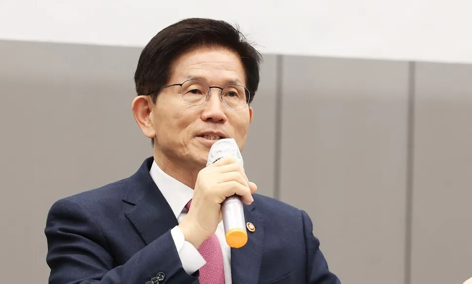 Ahn, Hong Declare Run; Kim Struggles - News Directory 3