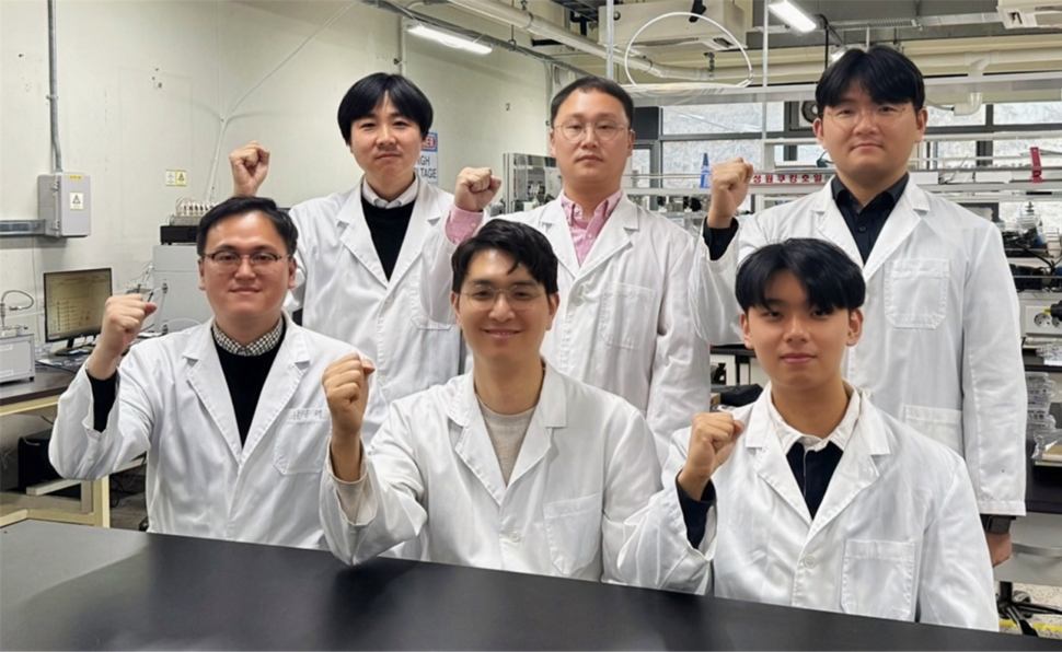 인공 후각 기술, 한국기술교육대 연구팀이 혁신을 이끌다! 극한 환경에서도 99.5% 정확도로 냄새를 구분하다