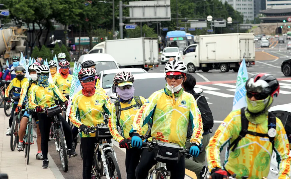 [Photo] Bike your way to carbon neutrality on World Bicycle Day