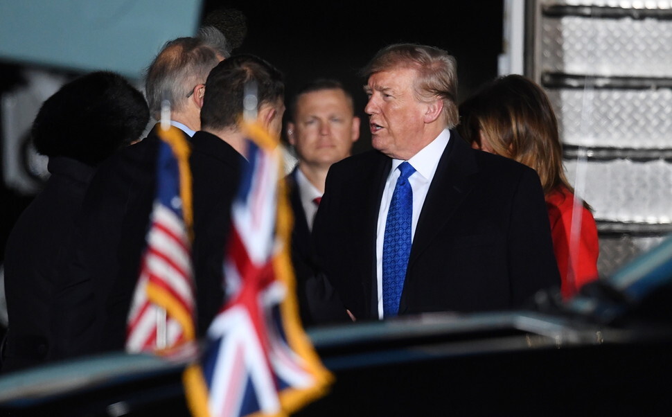 US President Donald Trump arrives at London Stansted Airport for a summit celebrating the 70th anniversary of the North Atlantic Treaty Organization (NATO) on Dec. 2. (Yonhap News)
