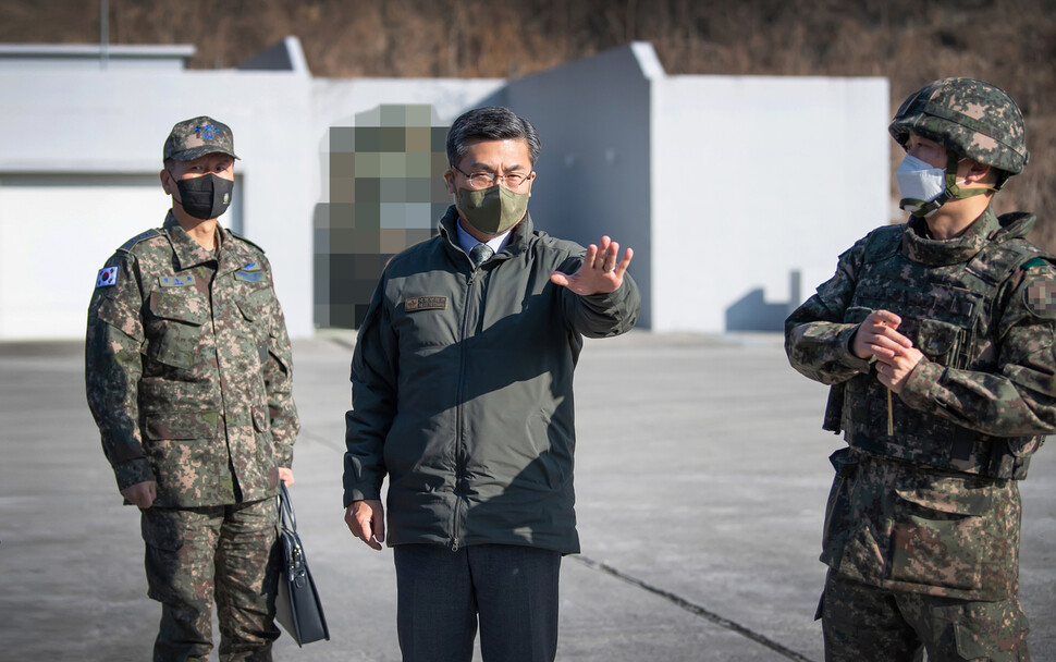서욱 국방부 장관이 31일 오전 육군 미사일사령부를 방문해 군사대비태세를 점검하고 있다. 국방부