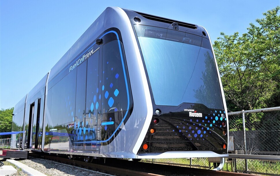 Hyundai Rotem unveiled the “K-hydrogen tram” prototype at a Monday event at its Changwon factory in South Gyeongsang Province. (provided by Hyundai Rotem)