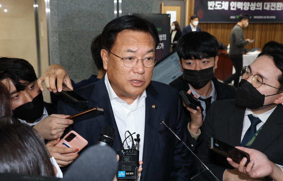 Chung Jin-suk, the interim leader of the ruling People Power Party, speaks to the press after appearing at an event at the National Assembly on Oct. 11. (Yonhap)