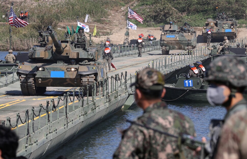 2022년 10월19일 경기도 여주시 남한강 일대에서 열린 한미연합 도하훈련. 연합뉴스