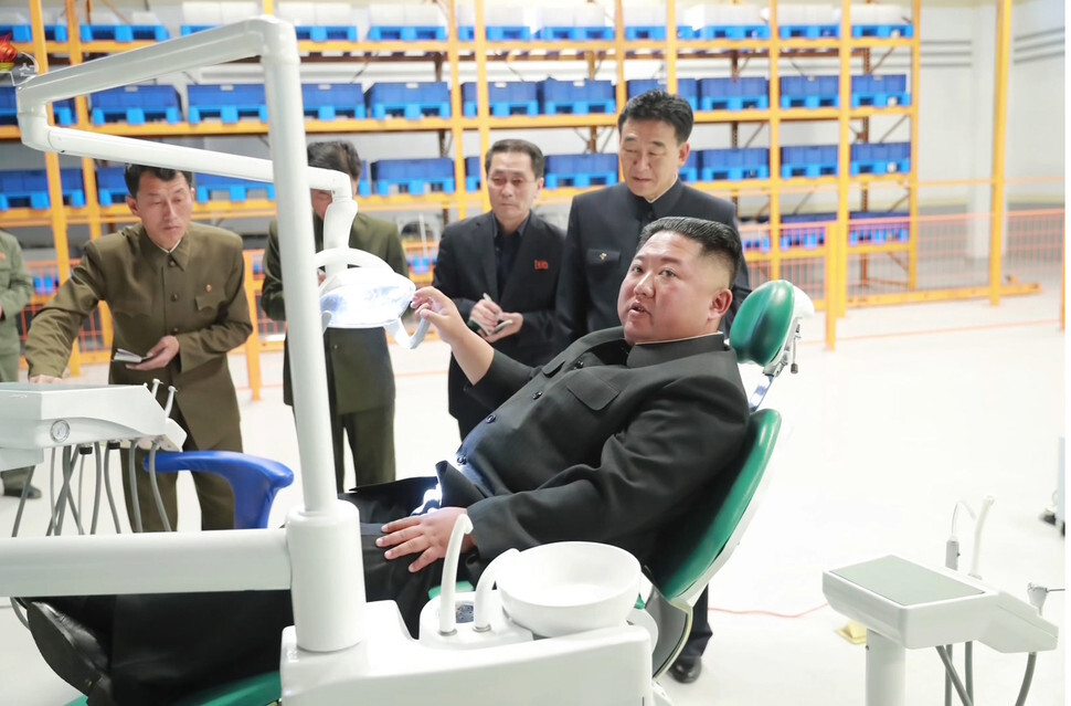 An image of North Korean leader Kim Jong-un during on-the-spot guidance of facilities at the Myohyangsan Medical Appliances Factory released by the Korean Central Television network on Oct. 27. (Yonhap News)