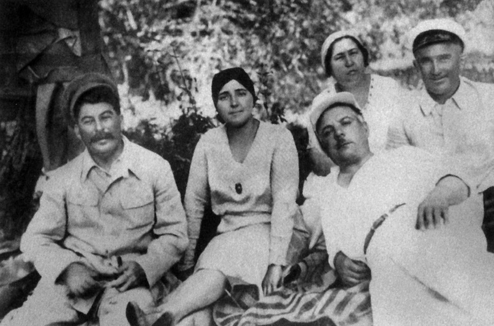 1932년 아내 나데즈다 알릴루예바