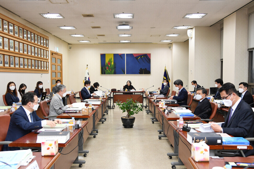 The South Korean Supreme Court’s Sentencing Commission. (provided by the Supreme Court)
