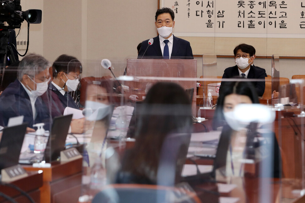 김오수 검찰총장 후보자가 26일 오전 서울 여의도 국회 법제사법위원회에서 열린 인사청문회에서 발언하고 있다. 연합뉴스