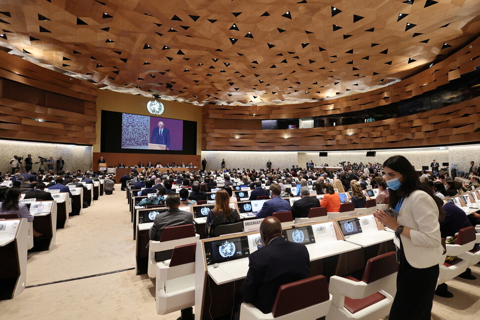 22일~28일 스위스 제네바에서 열리고 있는 75회 세계보건총회의 모습. 로이터 연합뉴스