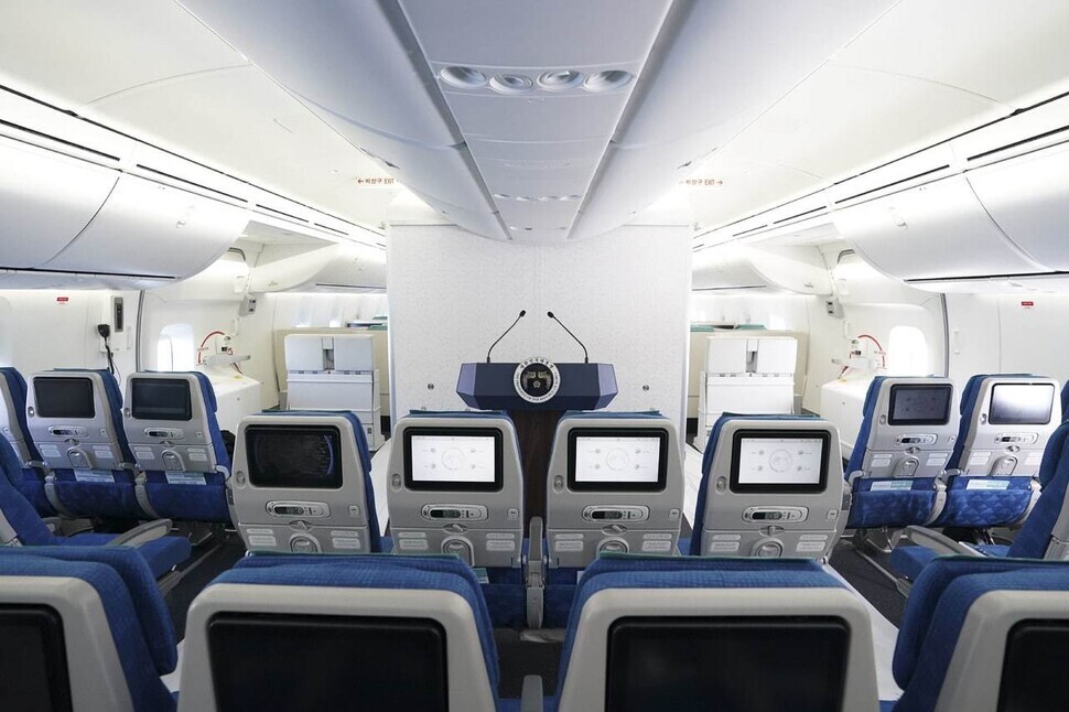 A view inside Korea’s Air Force One, which functions as the presidential plane (Hankyoreh file photo)