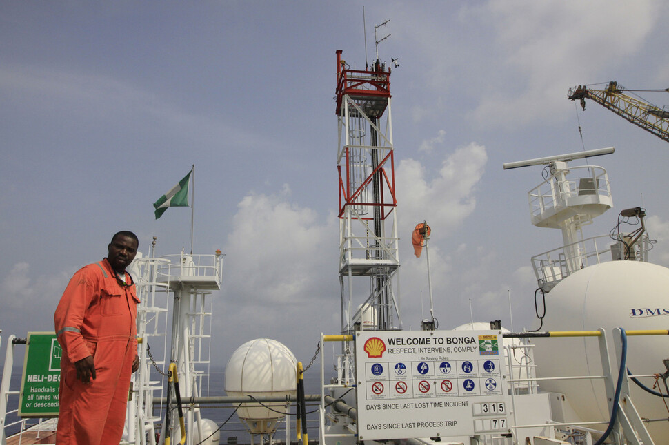 나이지리아의 석유채굴권 환수…식민지 그늘 벗어나 탈탄소까지?