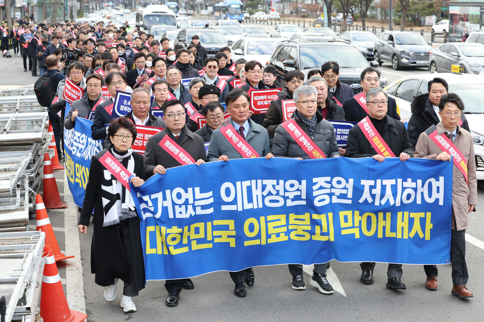 Even as patient care system reels, Korean doctors double down on protests