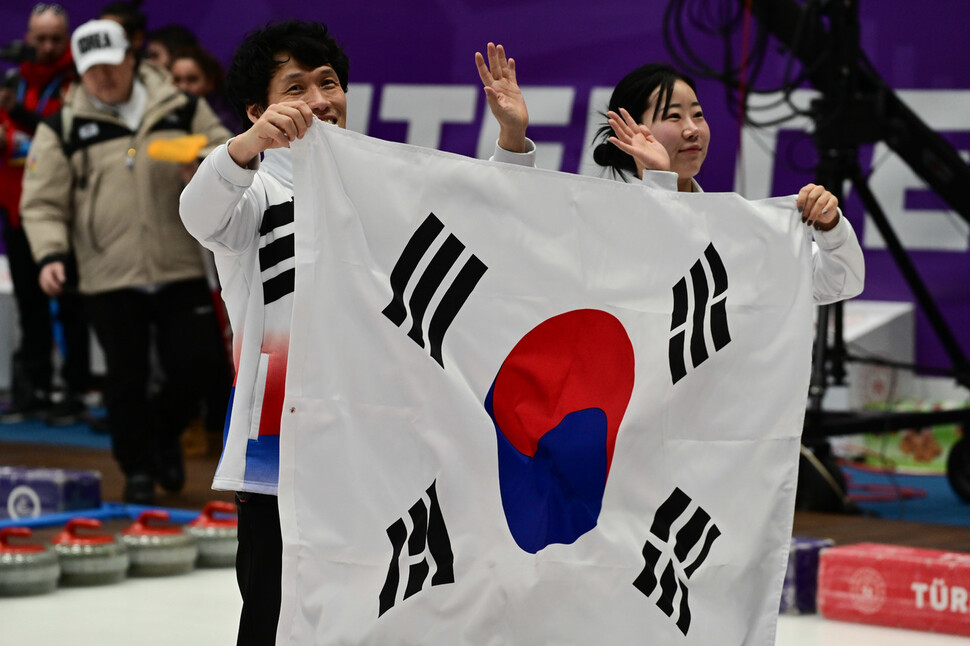 윤순영-김지수, 한국 선수 최초 겨울데플림픽 은메달