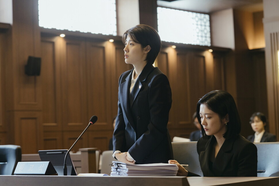 이혼 드라마가 자주 ‘법정물’로 재현되는 이유는 가족은 언제든 재구성할 수 있는 ‘제도’에 불과함을 보여주는 게 아닐까? 스튜디오S·스튜디오앤뉴 제공