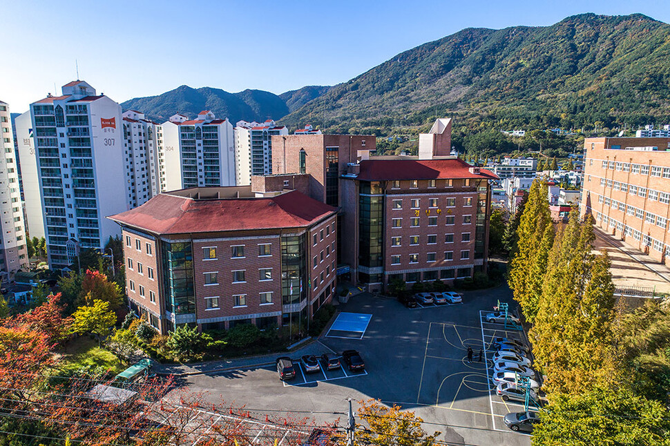 명태균씨 처남이 채용됐던 남명학사. 사진은 남명학사 창원관 전경. 남명학사 누리집 갈무리.