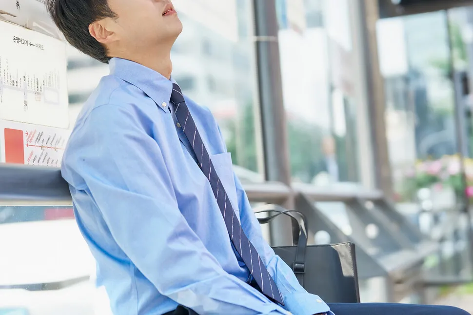 출근길, 턱에 힘 `꽉` 줄 만큼 긴장했다면?...턱관…