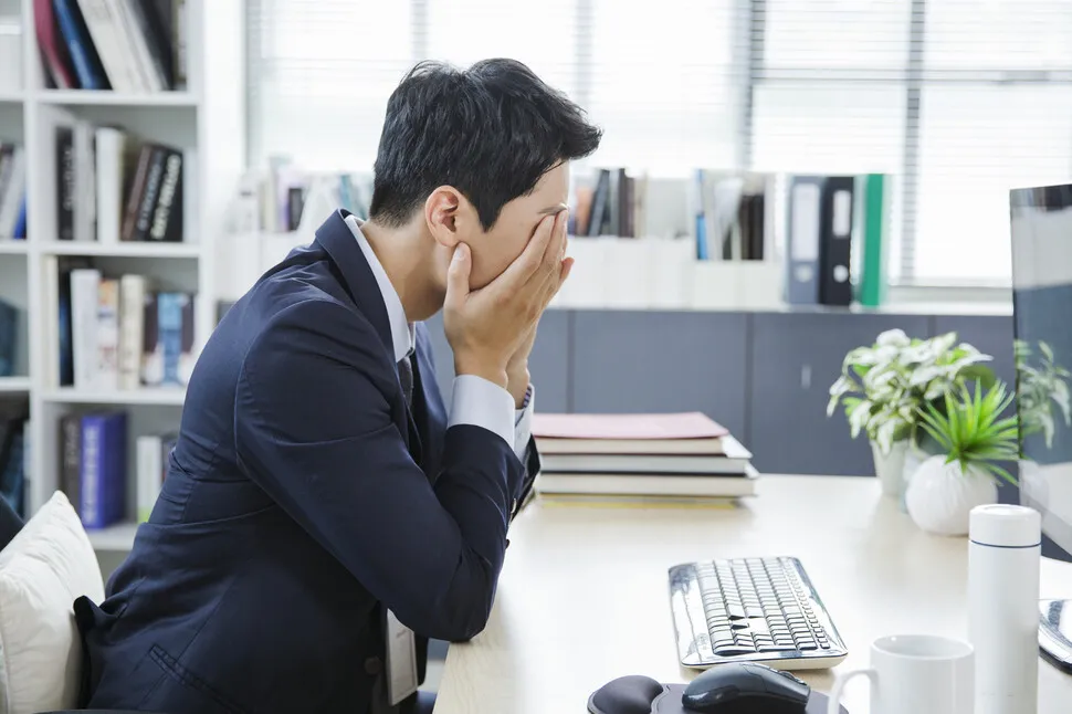 💻 장시간 컴퓨터 사용으로 눈이 피로하신가요? 20-20-20 규칙으로 눈 건강 지키는 방법!