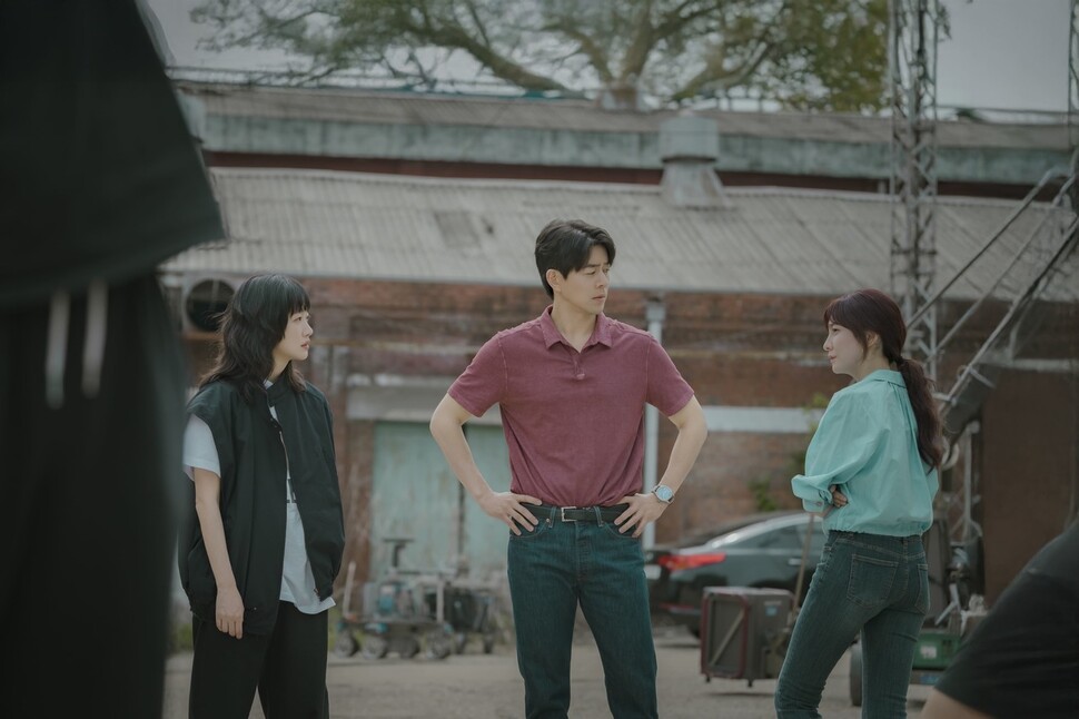 은중과 상연은 헤어졌다가 영화 한 편을 제작하면서 다시 만난다. 넷플릭스 제공